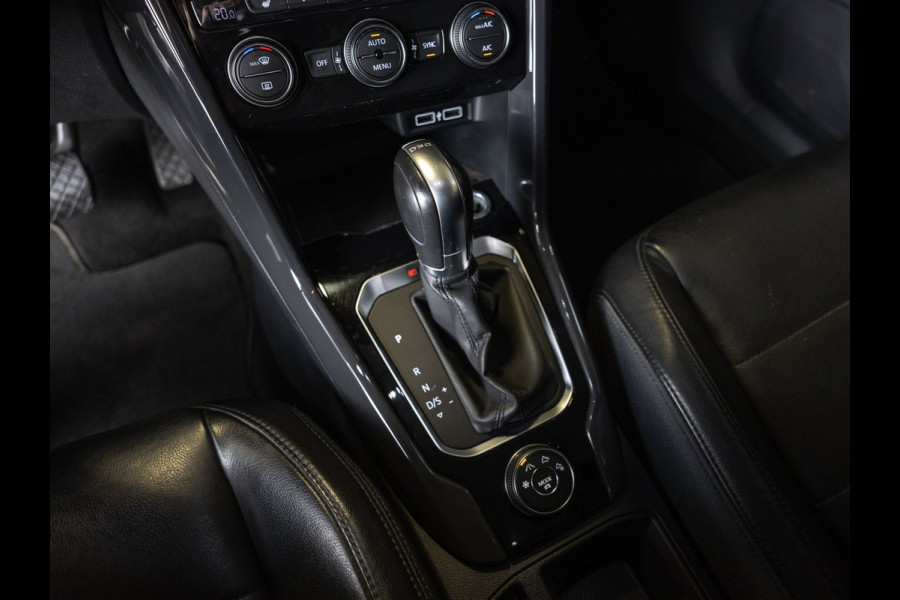 Volkswagen T-Roc 2.0 TSI 4Motion Sport / 190pk / Trekhaak / Leder / Achteruitrij camera /