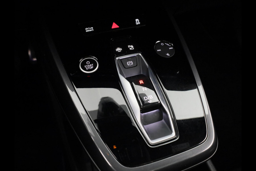 Audi Q4 e-tron 40 Launch edition S Competition 77 kWh 204pk | SoH 93% | Panoramadak | Head-up Display | Navigatie | Stoelverwarming