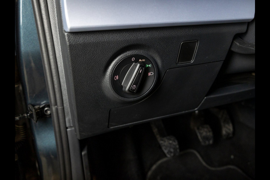 Seat Arona 1.0 TSI FR Xperience Business Connect / 110pk / Trekhaak / Achteruitrij camera / Stoelverwarming /