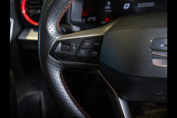 Seat Arona 1.0 TSI FR Xperience Business Connect / 110pk / Trekhaak / Achteruitrij camera / Stoelverwarming /