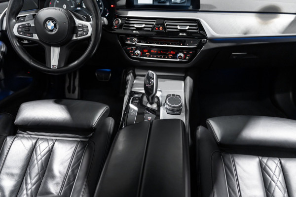 BMW 5 Serie Touring 530i M Sport PANO LEDER LED