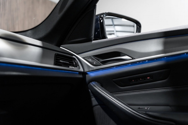 BMW 5 Serie Touring 530i M Sport PANO LEDER LED