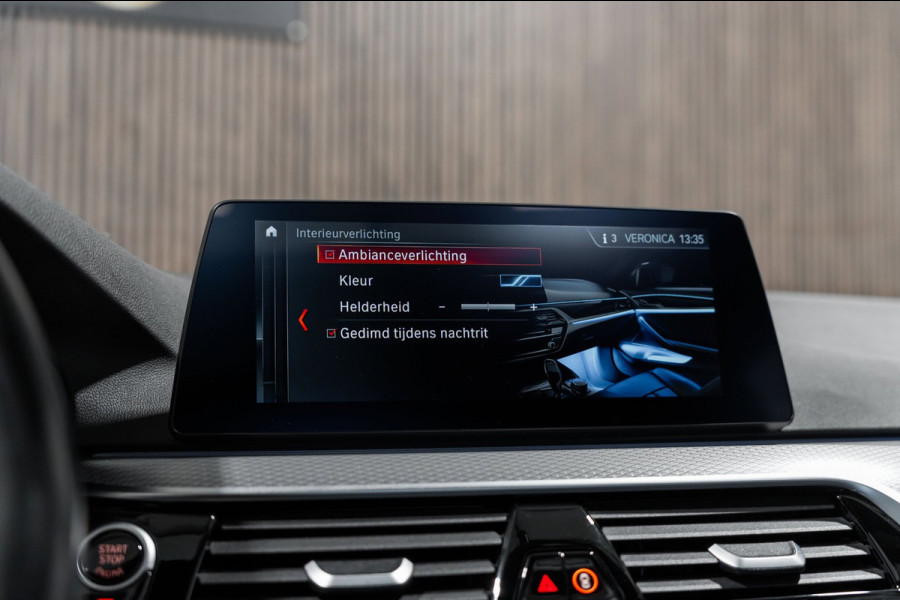 BMW 5 Serie Touring 530i M Sport PANO LEDER LED