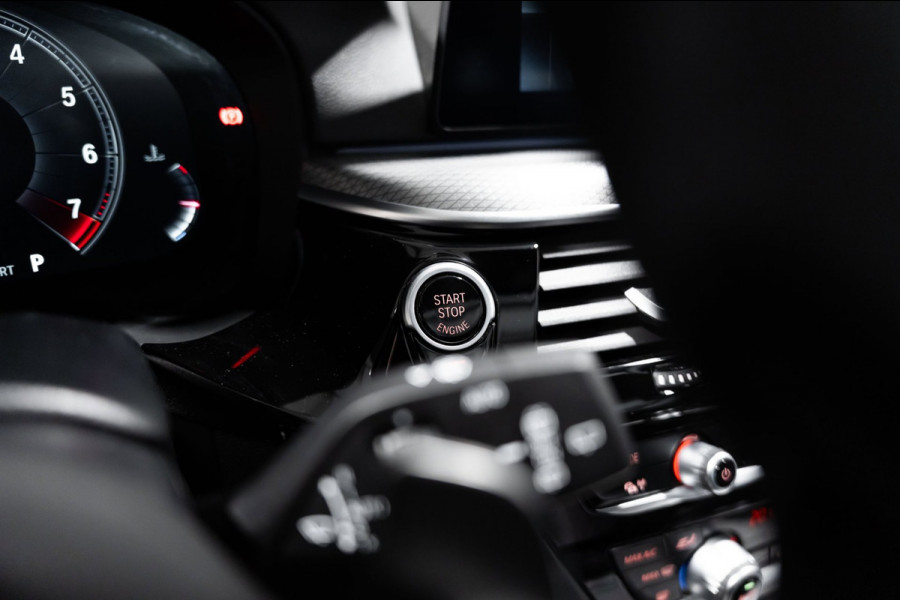 BMW 5 Serie Touring 530i M Sport PANO LEDER LED