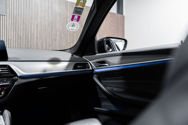 BMW 5 Serie Touring 530i M Sport PANO LEDER LED