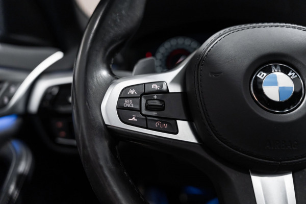 BMW 5 Serie Touring 530i M Sport PANO LEDER LED