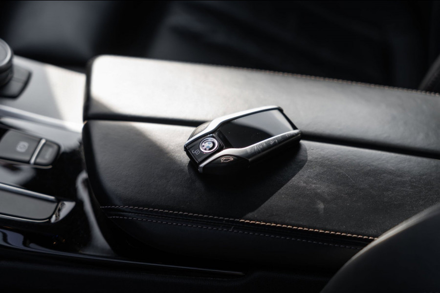 BMW 5 Serie Touring 530i M Sport PANO LEDER LED