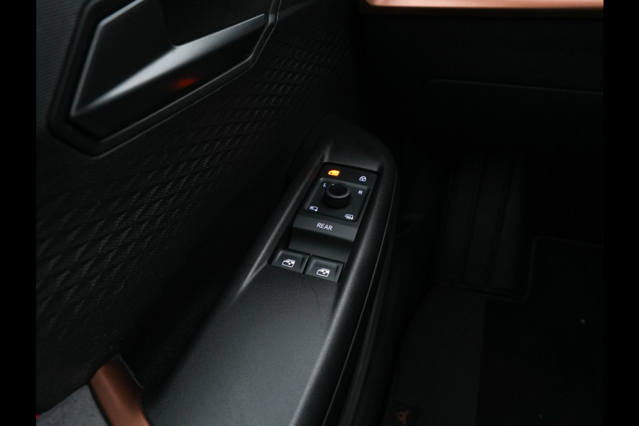 CUPRA Born Copper Edition 62 kWh [ 3-Fase-11kW ] {SOH-92%} (INCL-BTW) *PANO | ADAPTIVE-CRUISE | FULL-LED | MICROFIBRE | TOPVIEW | BLINDSPOT | KEYLESS | NAVI-FULLMAP | AMBIENTLIGHT | DIGI-COCKPIT | MASSAGE | CARPLAY | SPORTSEATS | PRIVACYGLASS | 20"AL