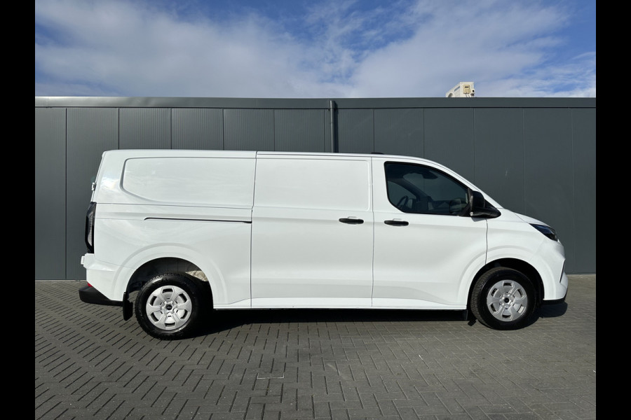 Ford Transit Custom 2.0 TDCI 136 PK TREND / L2H1 / 41.870 KM !! / 2.800 KG AHG / CAMERA / CRUISE / 3 ZITS / AIRCO / CARPLAY