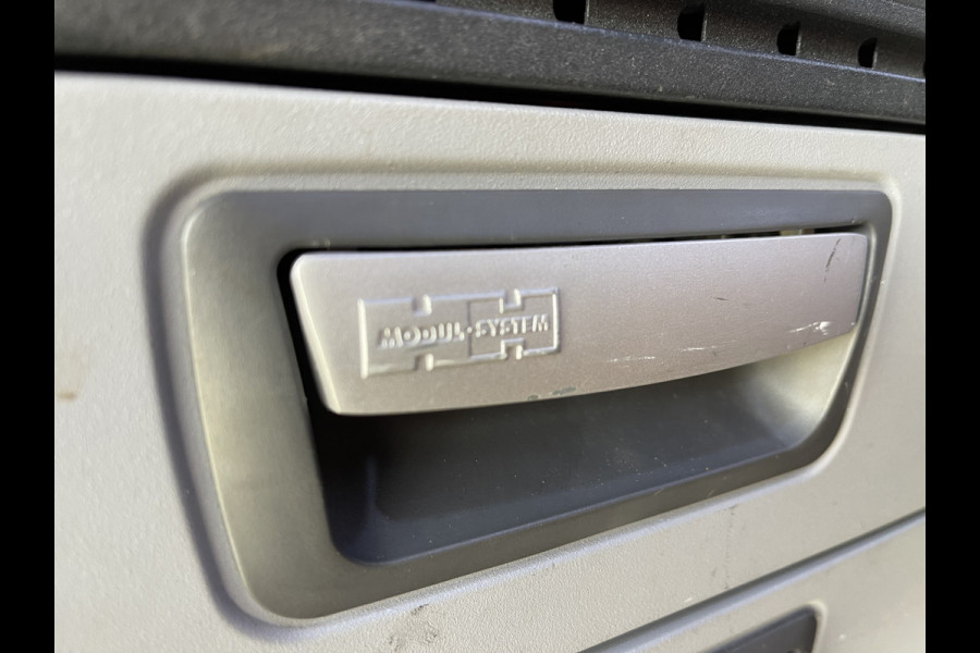 Renault Trafic 2.0 dCi 120pk T29 L2H1 Work Edition / ingerichte laadruimte ! / euro 6 / bpm vrij / vaste prijs rijklaar € 17.950 ex btw / lease vanaf € 302 / camera / trekhaak / airco / cruise