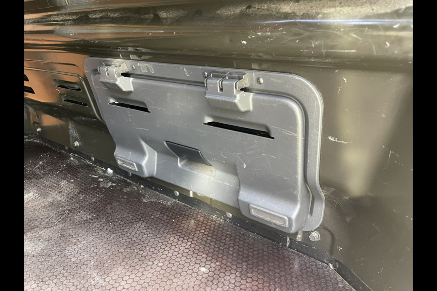 Renault Trafic 2.0 dCi 120pk T29 L2H1 Work Edition / ingerichte laadruimte ! / euro 6 / bpm vrij / vaste prijs rijklaar € 17.950 ex btw / lease vanaf € 302 / camera / trekhaak / airco / cruise