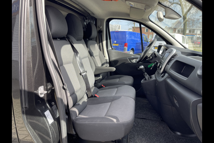 Renault Trafic 2.0 dCi 120pk T29 L2H1 Work Edition / ingerichte laadruimte ! / euro 6 / bpm vrij / vaste prijs rijklaar € 17.950 ex btw / lease vanaf € 302 / camera / trekhaak / airco / cruise