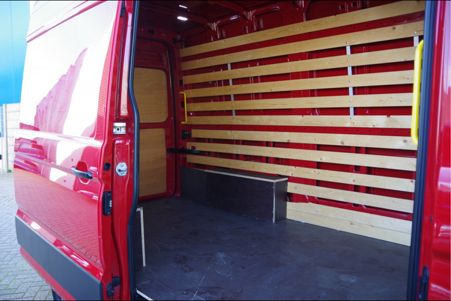 MAN TGE 35 3.180 2.0 L3H3 177PK AUT. 3-ZITS, TREKHAAK, GEV. STOEL, CAMERA, CRUISE, AIRCO, NL AUTO, NAP