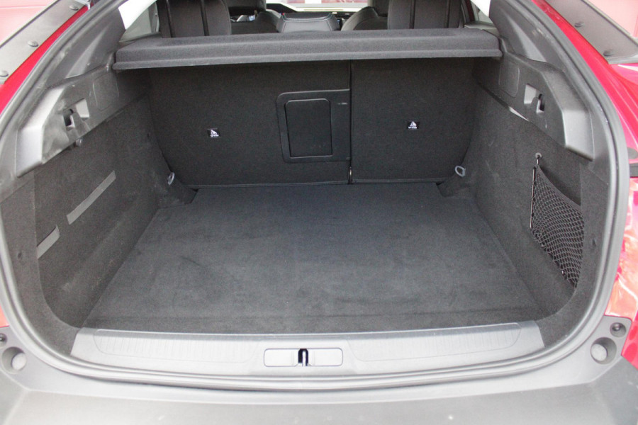 Peugeot 408 1.2 Hybrid 145PK e-DCS6 ALLURE | ACHTERUITRIJ CAMERA | KEYLESS ENTRY/START | DRAADLOOS APPLE CARPLAY/ANDROID AUTO | DRAADLOOS TELEFOONLADEN | DAB+ RADIO | NAVIGATIE | ADAPTIVE CRUISE CONTROL | 19" LICHTMETALEN VELGEN | PARKEERSENSOREN ACHTER |