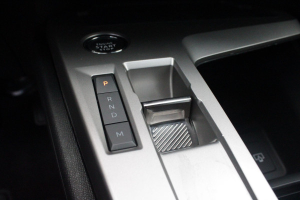Peugeot 408 1.2 Hybrid 145PK e-DCS6 ALLURE | ACHTERUITRIJ CAMERA | KEYLESS ENTRY/START | DRAADLOOS APPLE CARPLAY/ANDROID AUTO | DRAADLOOS TELEFOONLADEN | DAB+ RADIO | NAVIGATIE | ADAPTIVE CRUISE CONTROL | 19" LICHTMETALEN VELGEN | PARKEERSENSOREN ACHTER |