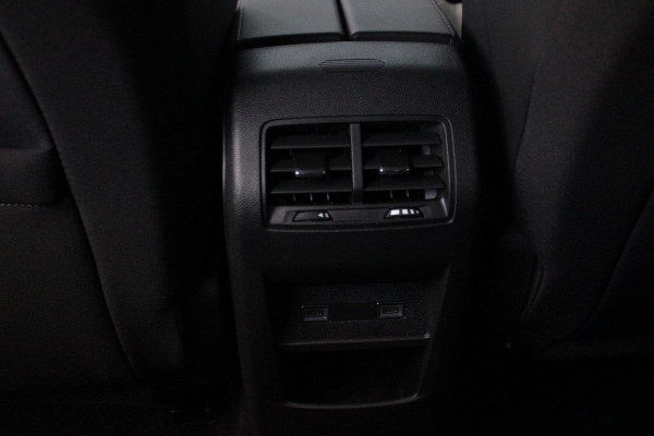 Peugeot 408 1.2 Hybrid 145PK e-DCS6 ALLURE | ACHTERUITRIJ CAMERA | KEYLESS ENTRY/START | DRAADLOOS APPLE CARPLAY/ANDROID AUTO | DRAADLOOS TELEFOONLADEN | DAB+ RADIO | NAVIGATIE | ADAPTIVE CRUISE CONTROL | 19" LICHTMETALEN VELGEN | PARKEERSENSOREN ACHTER |