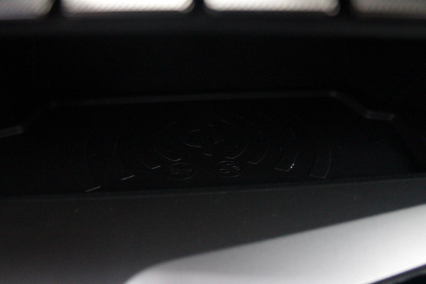 Peugeot 408 1.2 Hybrid 145PK e-DCS6 ALLURE | ACHTERUITRIJ CAMERA | KEYLESS ENTRY/START | DRAADLOOS APPLE CARPLAY/ANDROID AUTO | DRAADLOOS TELEFOONLADEN | DAB+ RADIO | NAVIGATIE | ADAPTIVE CRUISE CONTROL | 19" LICHTMETALEN VELGEN | PARKEERSENSOREN ACHTER |