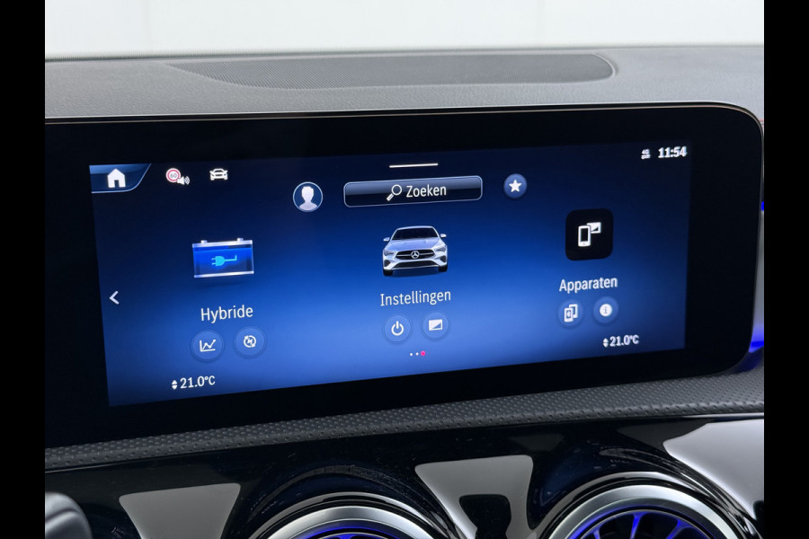 Mercedes-Benz CLA-Klasse 250 e AMG line | Pano HUD Memory Sound Keyless