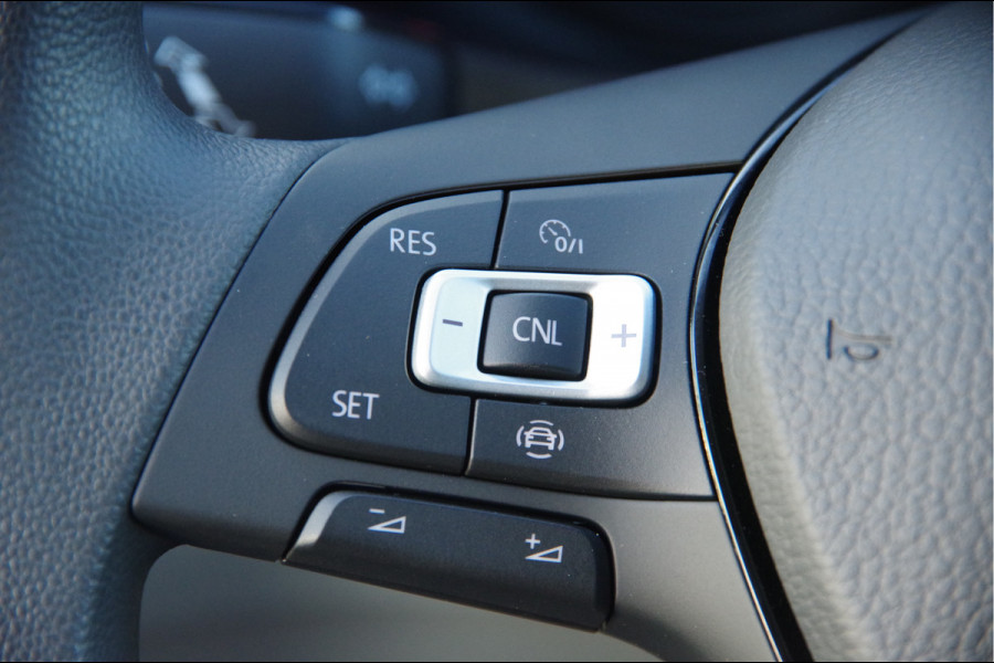 Volkswagen Crafter 35 2.0 TDI L3H3 177PK AUT. LED, 2X SCHUIFDEUR, TREKHAAK, STOELVERWARMING, GEVEERDE STOEL, AIRCO, PARKEERSENSOREN