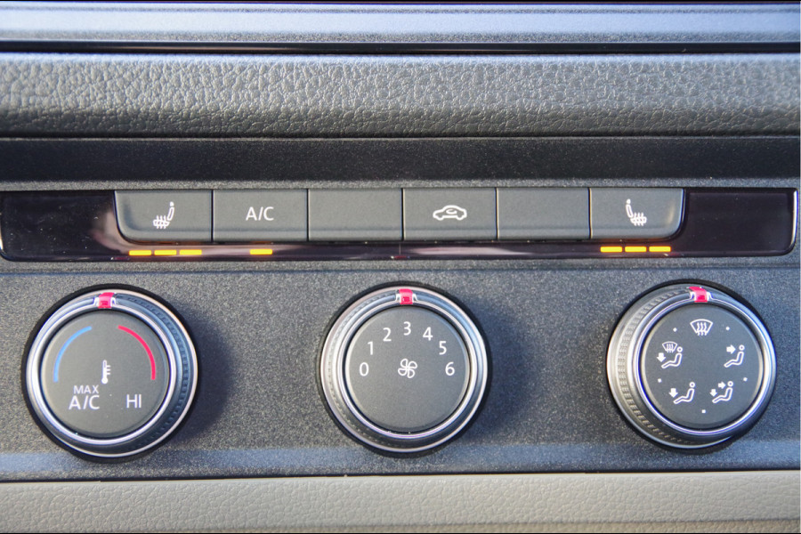 Volkswagen Crafter 35 2.0 TDI L3H3 177PK AUT. LED, 2X SCHUIFDEUR, TREKHAAK, STOELVERWARMING, GEVEERDE STOEL, AIRCO, PARKEERSENSOREN