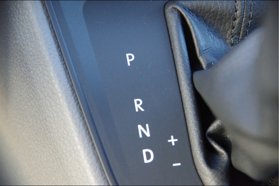 Volkswagen Crafter 35 2.0 TDI L3H3 177PK AUT. LED, 2X SCHUIFDEUR, TREKHAAK, STOELVERWARMING, GEVEERDE STOEL, AIRCO, PARKEERSENSOREN