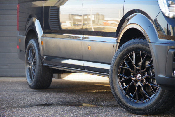 Volkswagen Crafter 35 2.0 TDI L3H3 177PK AUT. LED, 2X SCHUIFDEUR, TREKHAAK, STOELVERWARMING, GEVEERDE STOEL, AIRCO, PARKEERSENSOREN