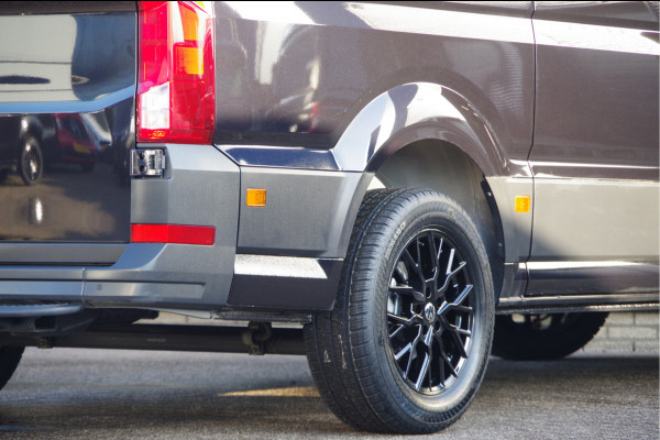 Volkswagen Crafter 35 2.0 TDI L3H3 177PK AUT. LED, 2X SCHUIFDEUR, TREKHAAK, STOELVERWARMING, GEVEERDE STOEL, AIRCO, PARKEERSENSOREN