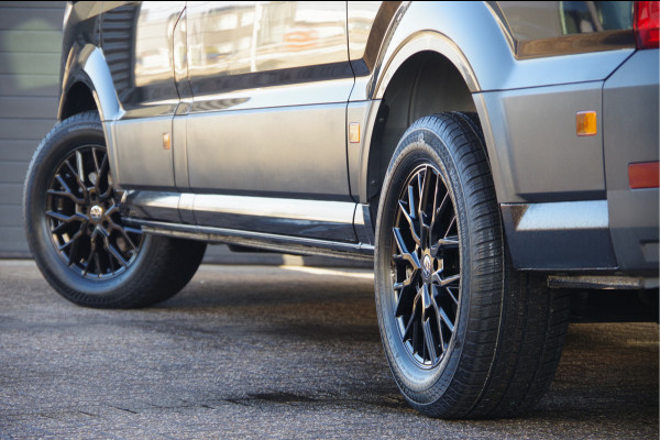 Volkswagen Crafter 35 2.0 TDI L3H3 177PK AUT. LED, 2X SCHUIFDEUR, TREKHAAK, STOELVERWARMING, GEVEERDE STOEL, AIRCO, PARKEERSENSOREN