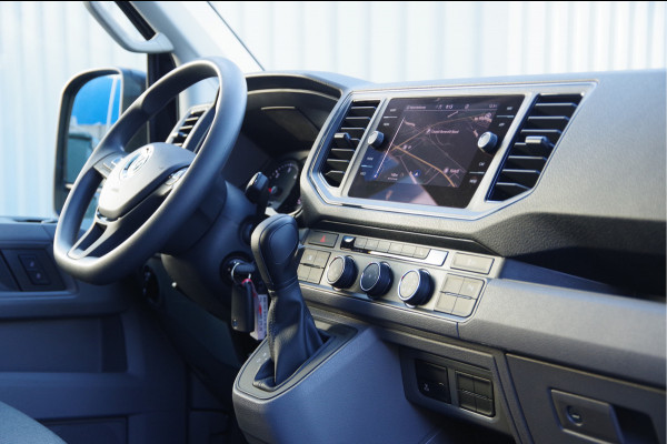 Volkswagen Crafter 35 2.0 TDI L3H3 177PK AUT. LED, 2X SCHUIFDEUR, TREKHAAK, STOELVERWARMING, GEVEERDE STOEL, AIRCO, PARKEERSENSOREN