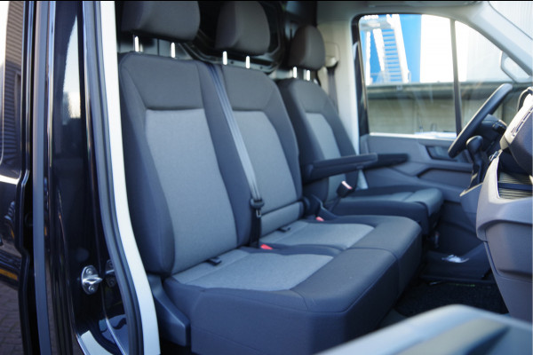 Volkswagen Crafter 35 2.0 TDI L3H3 177PK AUT. LED, 2X SCHUIFDEUR, TREKHAAK, STOELVERWARMING, GEVEERDE STOEL, AIRCO, PARKEERSENSOREN