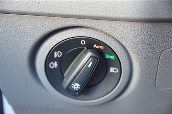 Volkswagen Crafter 35 2.0 TDI L3H3 177PK AUT. LED, 2X SCHUIFDEUR, TREKHAAK, STOELVERWARMING, GEVEERDE STOEL, AIRCO, PARKEERSENSOREN