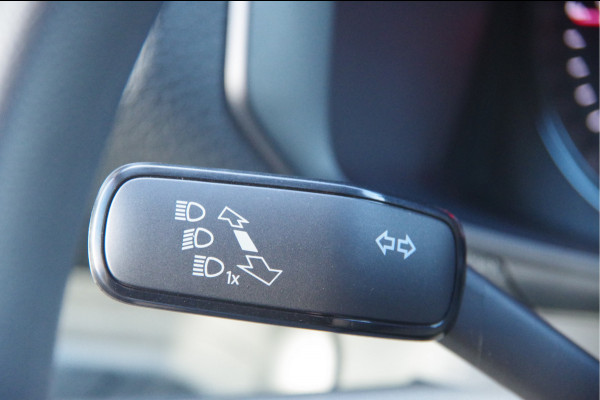 Volkswagen Crafter 35 2.0 TDI L3H3 177PK AUT. LED, 2X SCHUIFDEUR, TREKHAAK, STOELVERWARMING, GEVEERDE STOEL, AIRCO, PARKEERSENSOREN