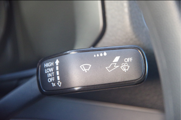 Volkswagen Crafter 35 2.0 TDI L3H3 177PK AUT. LED, 2X SCHUIFDEUR, TREKHAAK, STOELVERWARMING, GEVEERDE STOEL, AIRCO, PARKEERSENSOREN