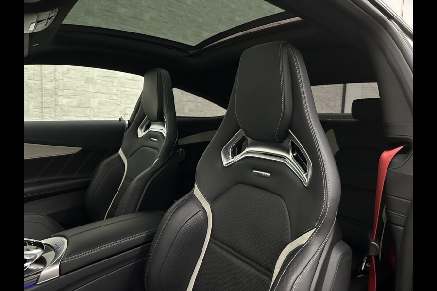 Mercedes-Benz C-Klasse Coupé 63 S AMG | Keramisch | Schaalstoelen | Carbon | AMG Driver's Package | Aero-Pakket | Panorama | Burmester | Multi-Beam LED | Memory | ACC | Rij-Assistentie Pakket | Keyless-Go | Sfeerverlichting | Carplay |