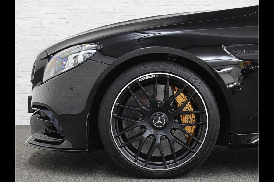 Mercedes-Benz C-Klasse Coupé 63 S AMG | Keramisch | Schaalstoelen | Carbon | AMG Driver's Package | Aero-Pakket | Panorama | Burmester | Multi-Beam LED | Memory | ACC | Rij-Assistentie Pakket | Keyless-Go | Sfeerverlichting | Carplay |