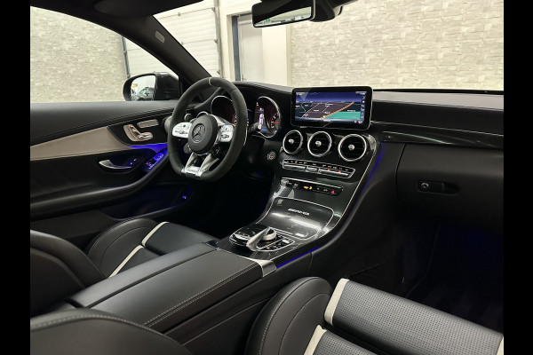 Mercedes-Benz C-Klasse Coupé 63 S AMG | Keramisch | Schaalstoelen | Carbon | AMG Driver's Package | Aero-Pakket | Panorama | Burmester | Multi-Beam LED | Memory | ACC | Rij-Assistentie Pakket | Keyless-Go | Sfeerverlichting | Carplay |