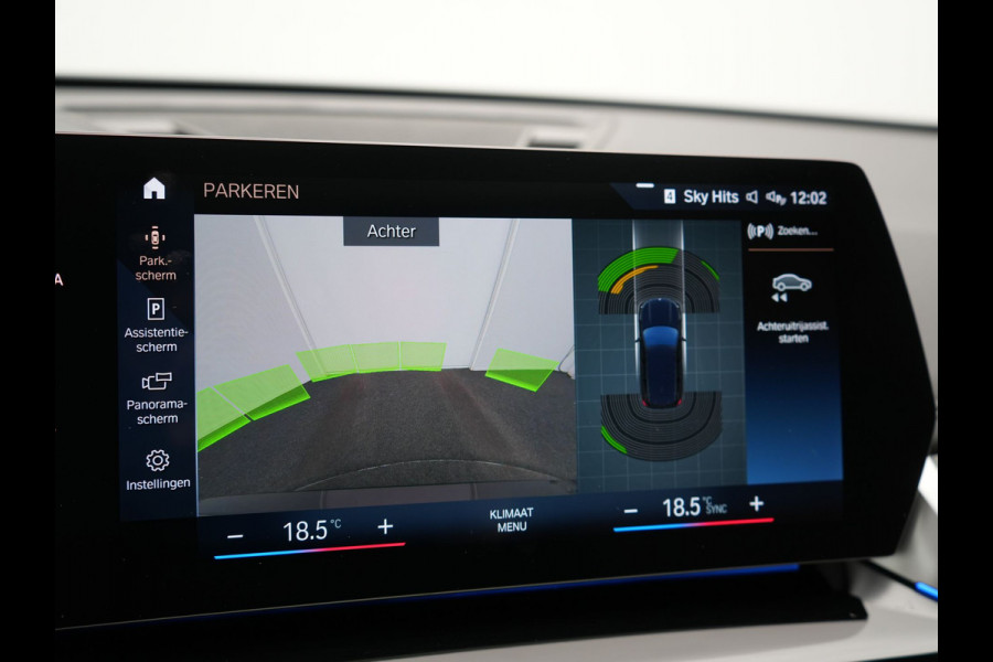 BMW X1 sDrive20i M Sport 156pk Dealer O.H. | Panodak | Lederen Sportstoelen Verwarmd | Adaptive M Onderstel | Widescreen Navi | Camera | Keyless | Adaptive LED | Sfeerverlichting | Apple Carplay | Navigatie | DAB |