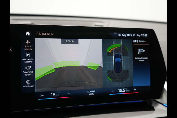 BMW X1 sDrive20i M Sport 156pk Dealer O.H. | Panodak | Lederen Sportstoelen Verwarmd | Adaptive M Onderstel | Widescreen Navi | Camera | Keyless | Adaptive LED | Sfeerverlichting | Apple Carplay | Navigatie | DAB |