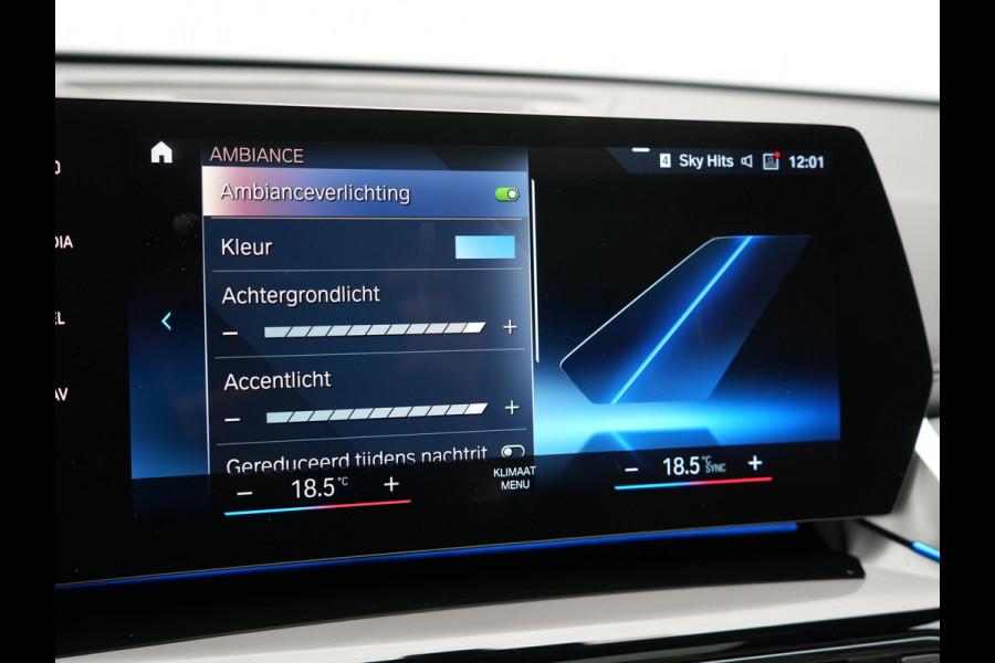 BMW X1 sDrive20i M Sport 156pk Dealer O.H. | Panodak | Lederen Sportstoelen Verwarmd | Adaptive M Onderstel | Widescreen Navi | Camera | Keyless | Adaptive LED | Sfeerverlichting | Apple Carplay | Navigatie | DAB |