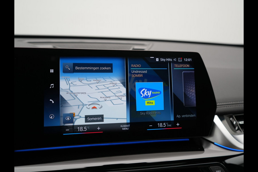 BMW X1 sDrive20i M Sport 156pk Dealer O.H. | Panodak | Lederen Sportstoelen Verwarmd | Adaptive M Onderstel | Widescreen Navi | Camera | Keyless | Adaptive LED | Sfeerverlichting | Apple Carplay | Navigatie | DAB |