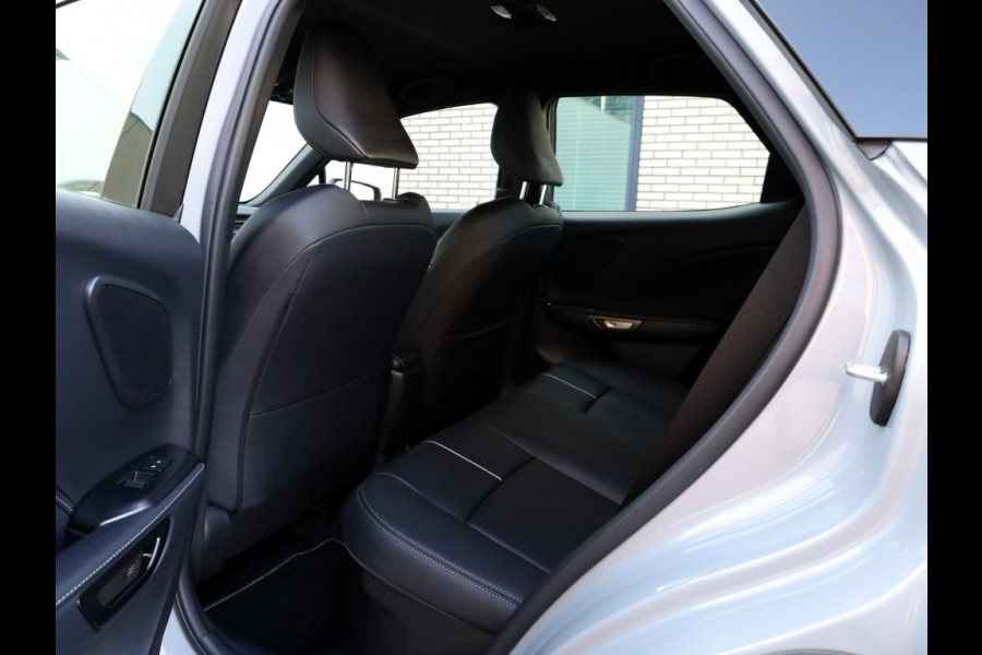 Lexus LBX Relax AWD | Mark Levinson | Head-up | Park Assist