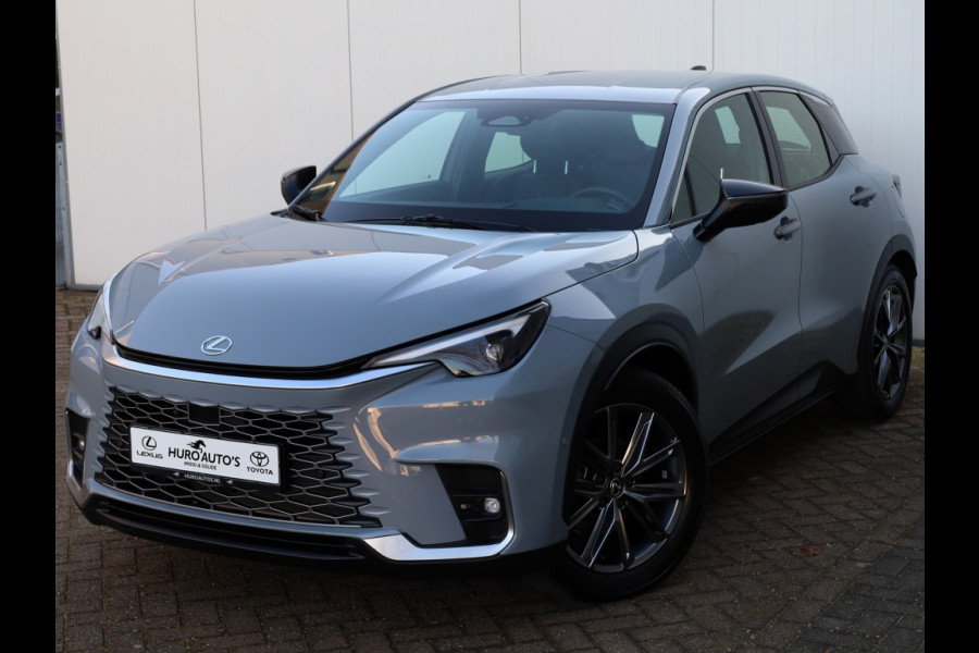 Lexus LBX Relax AWD | Mark Levinson | Head-up | Park Assist