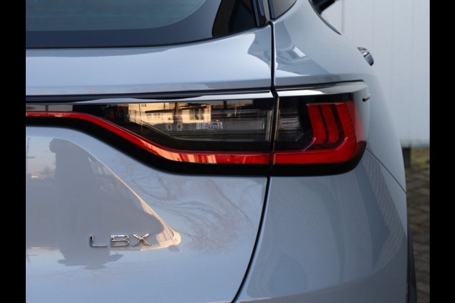 Lexus LBX Relax AWD | Mark Levinson | Head-up | Park Assist