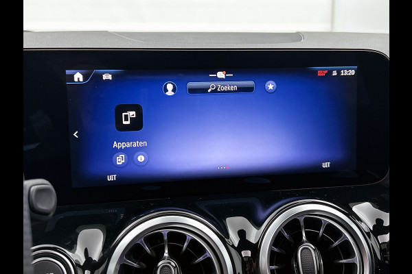 Mercedes-Benz EQA 250+ Business Solution AMG 71 kWh | Trekhaak | Nightpakket | GUARD 360° Voertuigbescherming Plus | Memorypakket | Panoramaschuifdak | Head-up display | 360° camera | Burmester® 3D sound systeem |