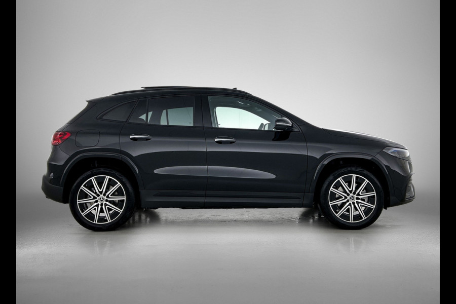 Mercedes-Benz EQA 250+ Business Solution AMG 71 kWh | Trekhaak | Nightpakket | GUARD 360° Voertuigbescherming Plus | Memorypakket | Panoramaschuifdak | Head-up display | 360° camera | Burmester® 3D sound systeem |