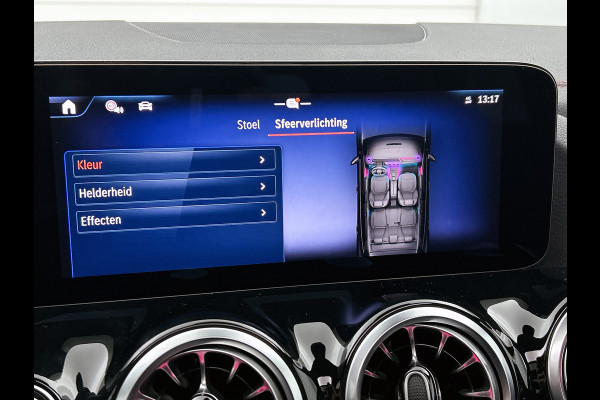 Mercedes-Benz EQA 250+ Business Solution AMG 71 kWh | Trekhaak | Nightpakket | GUARD 360° Voertuigbescherming Plus | Memorypakket | Panoramaschuifdak | Head-up display | 360° camera | Burmester® 3D sound systeem |