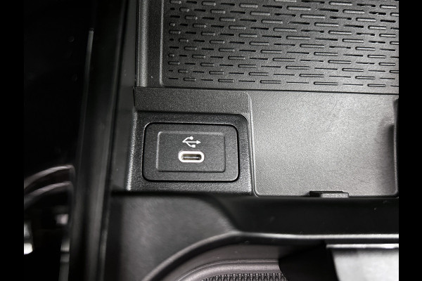 Mercedes-Benz EQA 250+ Business Solution AMG 71 kWh | Trekhaak | Nightpakket | GUARD 360° Voertuigbescherming Plus | Memorypakket | Panoramaschuifdak | Head-up display | 360° camera | Burmester® 3D sound systeem |