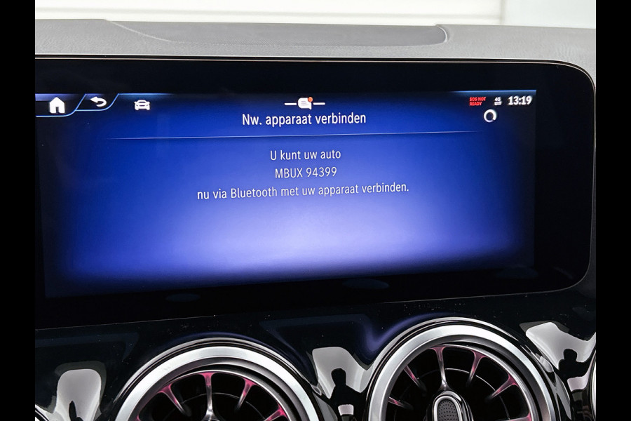 Mercedes-Benz EQA 250+ Business Solution AMG 71 kWh | Trekhaak | Nightpakket | GUARD 360° Voertuigbescherming Plus | Memorypakket | Panoramaschuifdak | Head-up display | 360° camera | Burmester® 3D sound systeem |