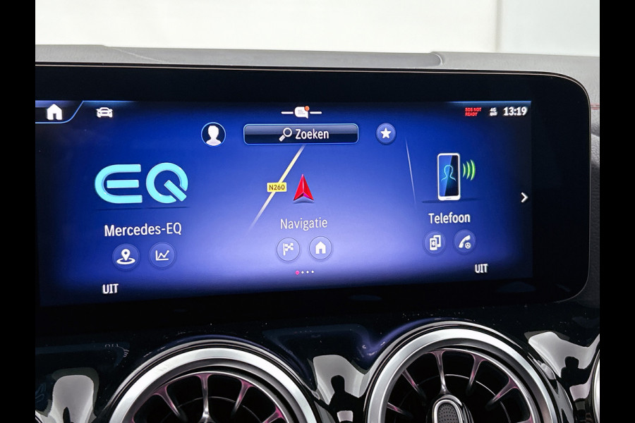 Mercedes-Benz EQA 250+ Business Solution AMG 71 kWh | Trekhaak | Nightpakket | GUARD 360° Voertuigbescherming Plus | Memorypakket | Panoramaschuifdak | Head-up display | 360° camera | Burmester® 3D sound systeem |