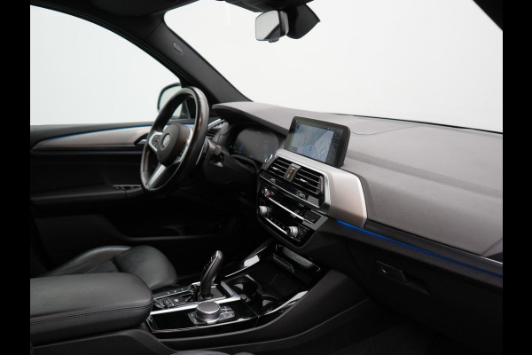 BMW X3 xDrive30e M Sport Plug In Hybrid 293pk Dealer O.H. PHEV | Trekhaak Af Fabriek | Camera | Adaptief Onderstel | Lederen Sportstoelen Verwarmd | Adaptive LED | Hifi Audio | Sfeerverlichting | 20"L.M | Virtual | Navigatie | DAB | Cruise Control |